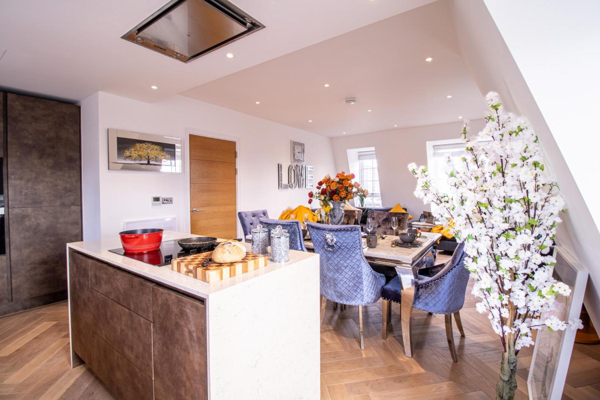 Elegant 3-Bedroom Penthouse In Marble Arch 70 Londen Buitenkant foto