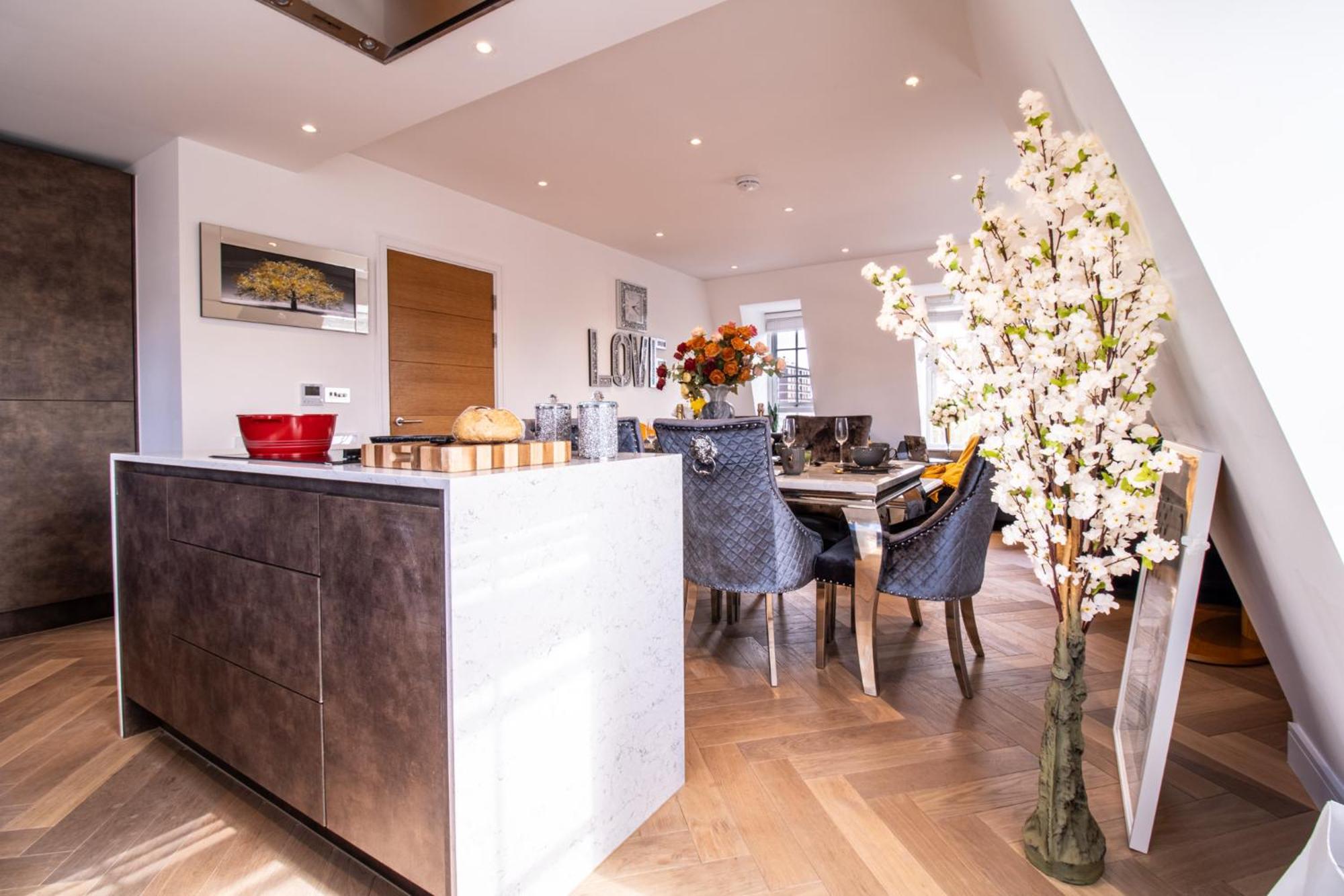 Elegant 3-Bedroom Penthouse In Marble Arch 70 Londen Buitenkant foto